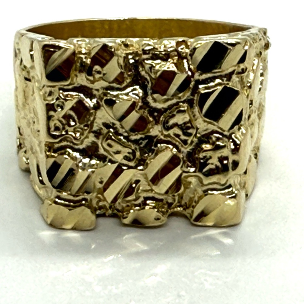 14k Solid Gold Nice Fancy Men Nugget Ring Size 10. Grams 13